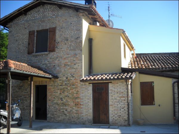 Casa colonica in vendita a Ascoli Piceno, Mozzano