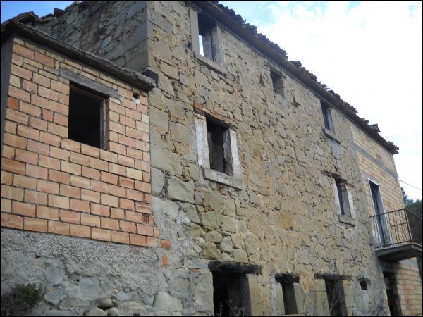 Casa colonica in vendita a Roccafluvione