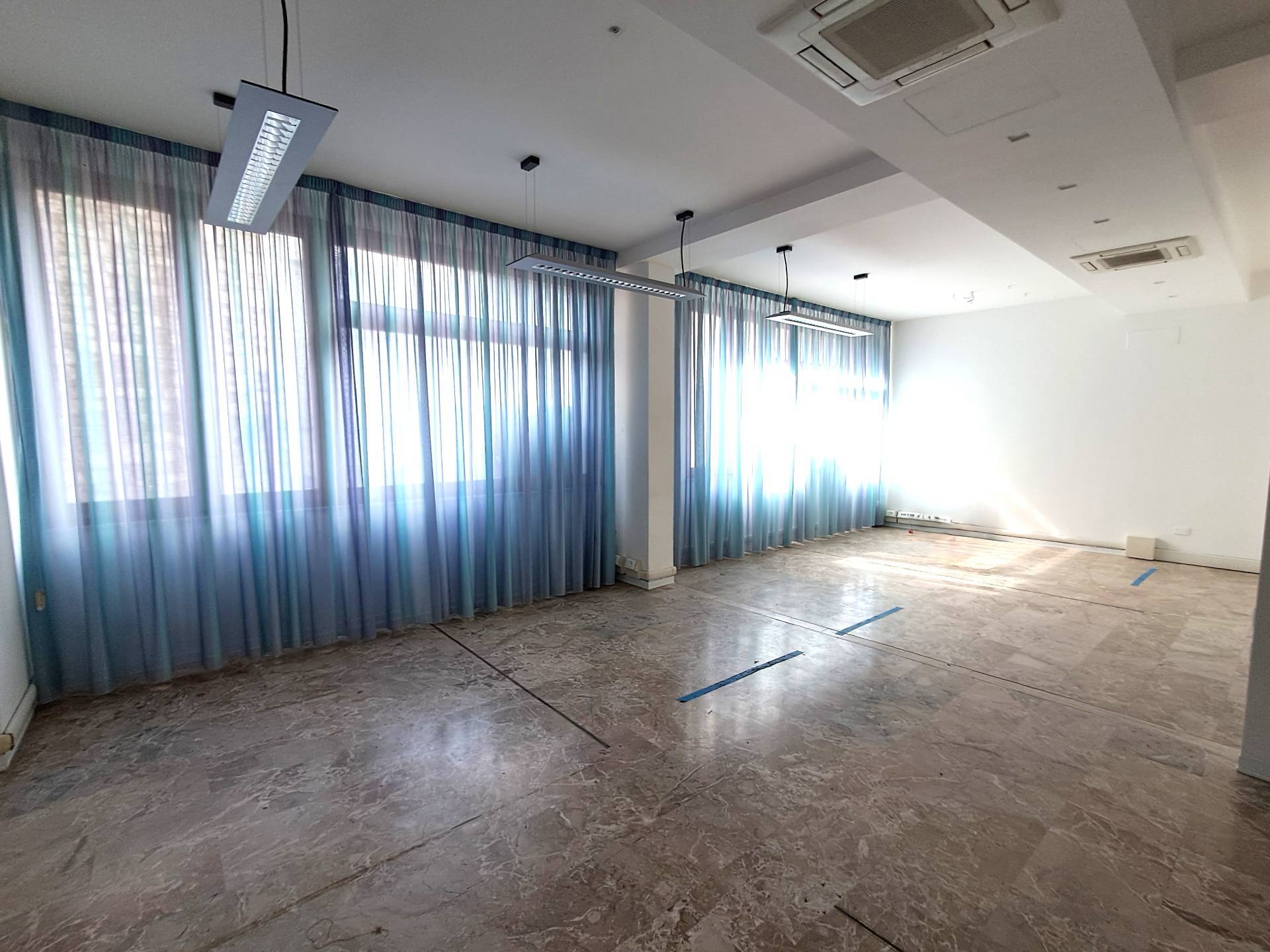 Ufficio in vendita a Ascoli Piceno, Centro Storico