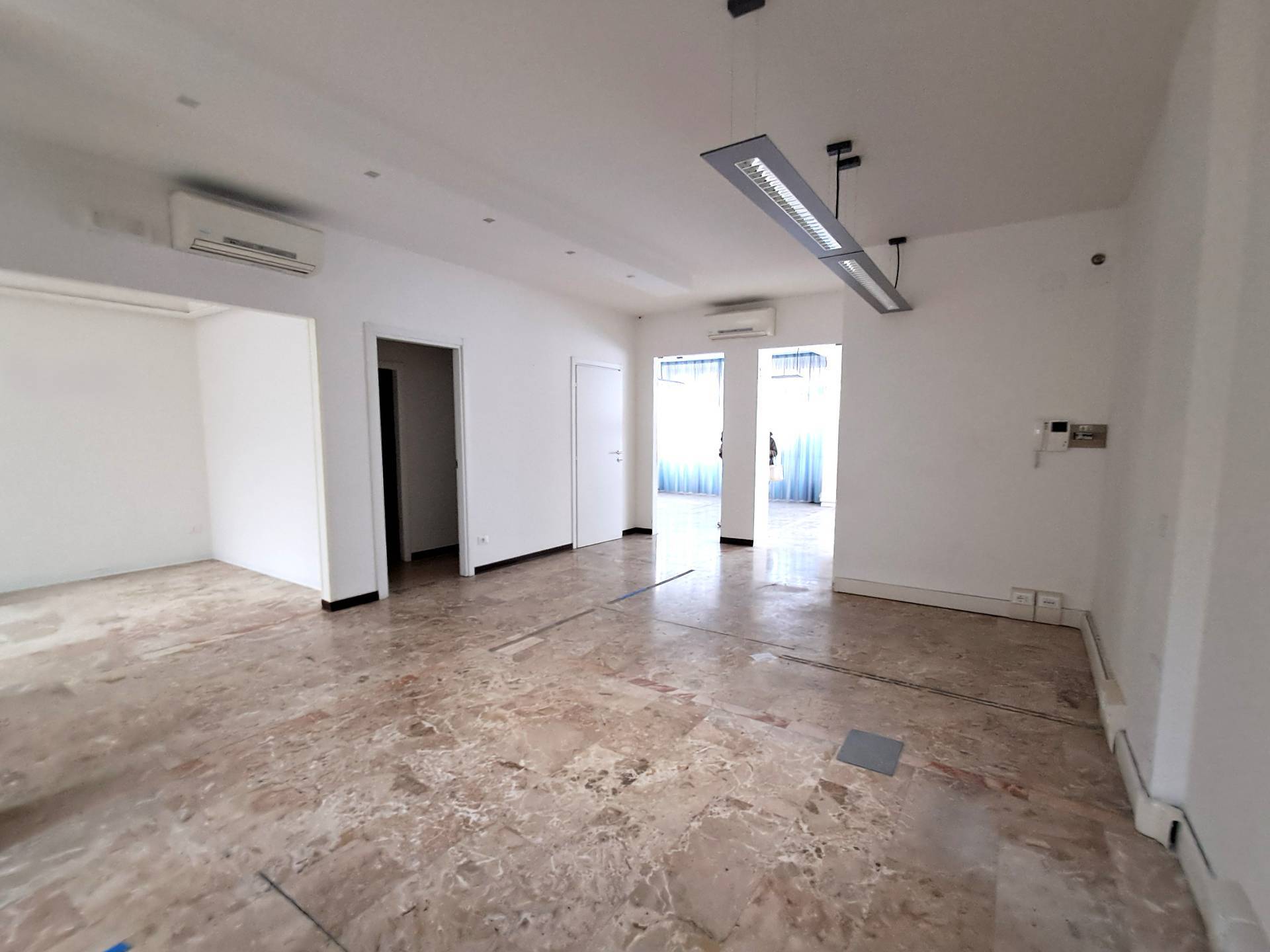 Ufficio in vendita a Ascoli Piceno, Centro Storico