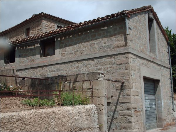 Casa colonica in vendita a Valle Castellana