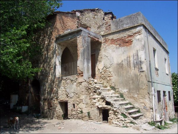 Casa colonica in vendita a Folignano
