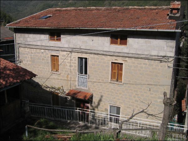 Casa colonica in vendita a Montegallo