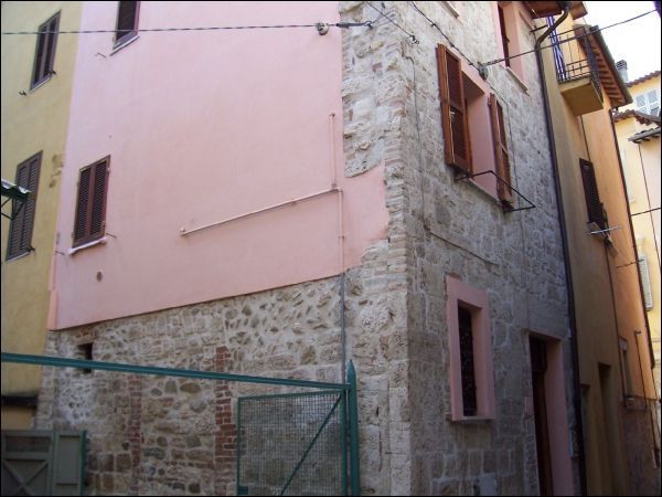 Casa indipendente in vendita a Ascoli Piceno, Centro Storico