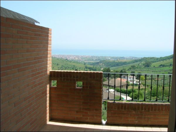 Appartamento in vendita a Colonnella, C.da Civita