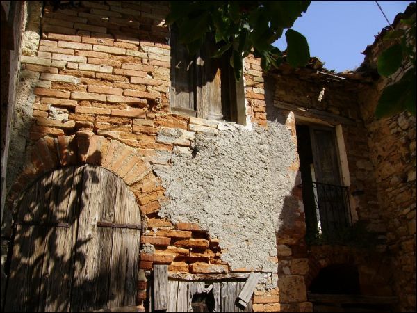 Casa colonica in vendita a Folignano