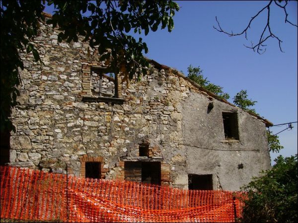 Casa colonica in vendita a Folignano