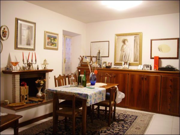 Casa indipendente in vendita a Ascoli Piceno, P.ta Romana