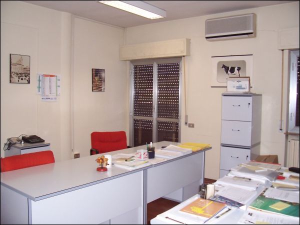 Ufficio in vendita a Ascoli Piceno, Campolungo