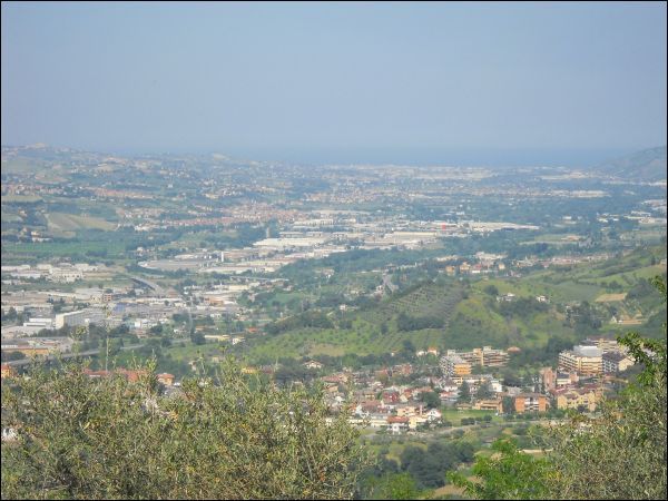 Casa colonica in vendita a Ascoli Piceno, Lisciano