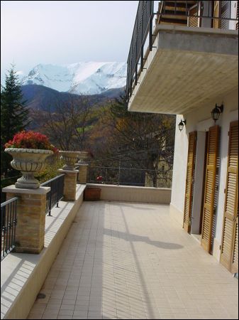 Villa in vendita a Montemonaco