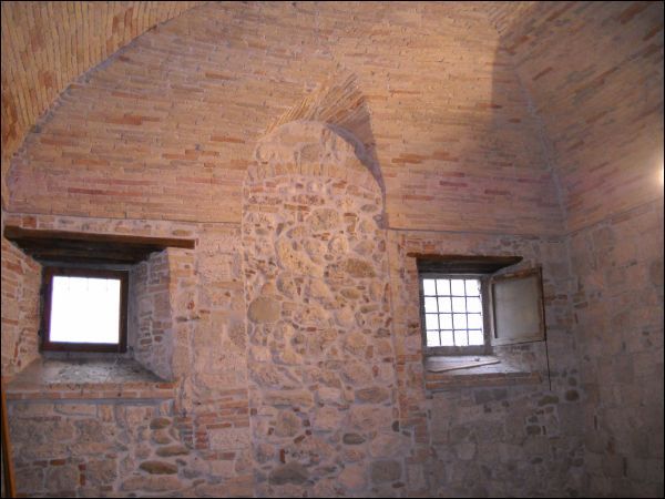 Fondo / negozio in vendita a Ascoli Piceno, Centro Storico