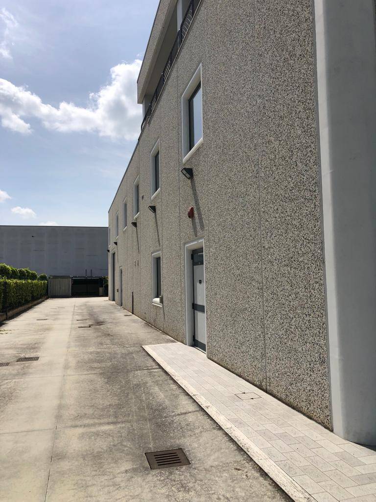 Capannone in vendita a Ascoli Piceno, Zona Castagneti