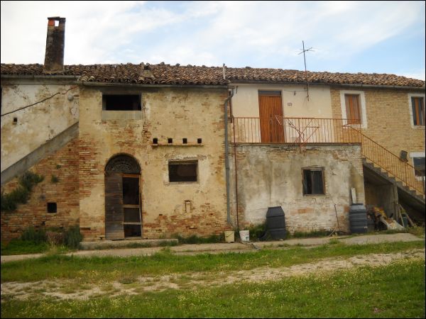 Casa colonica in vendita a Castorano