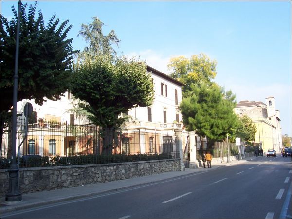 Ufficio in vendita a Ascoli Piceno, Centro