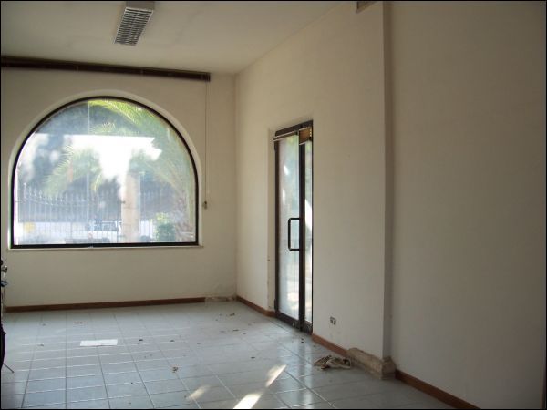 Ufficio in vendita a Ascoli Piceno, Centro