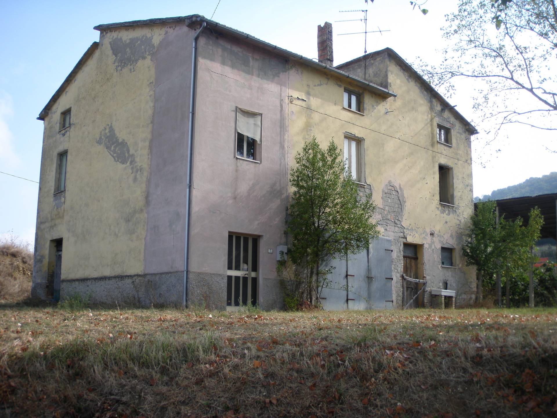 Casa indipendente in vendita a Rotella, Poggio Canoso