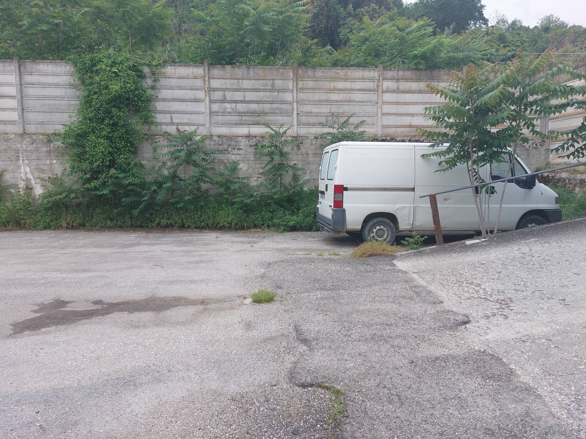 Capannone in vendita a Ascoli Piceno, Zona Castagneti