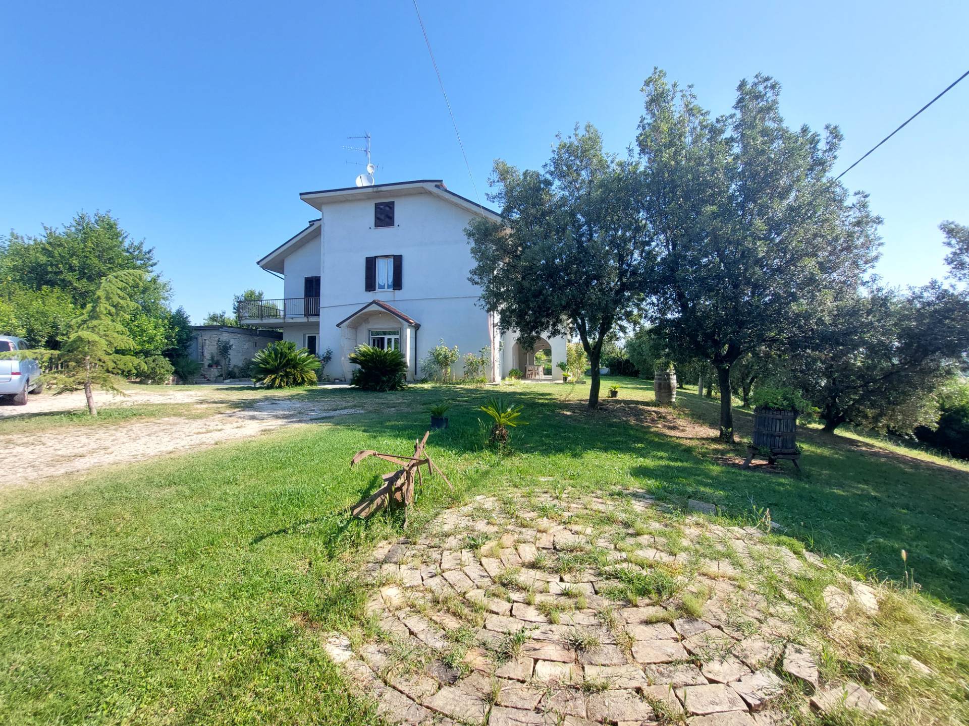 Villa in vendita a Acquaviva Picena