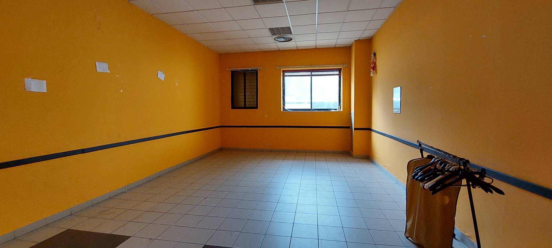 Locale commerciale in vendita a Acquasanta Terme