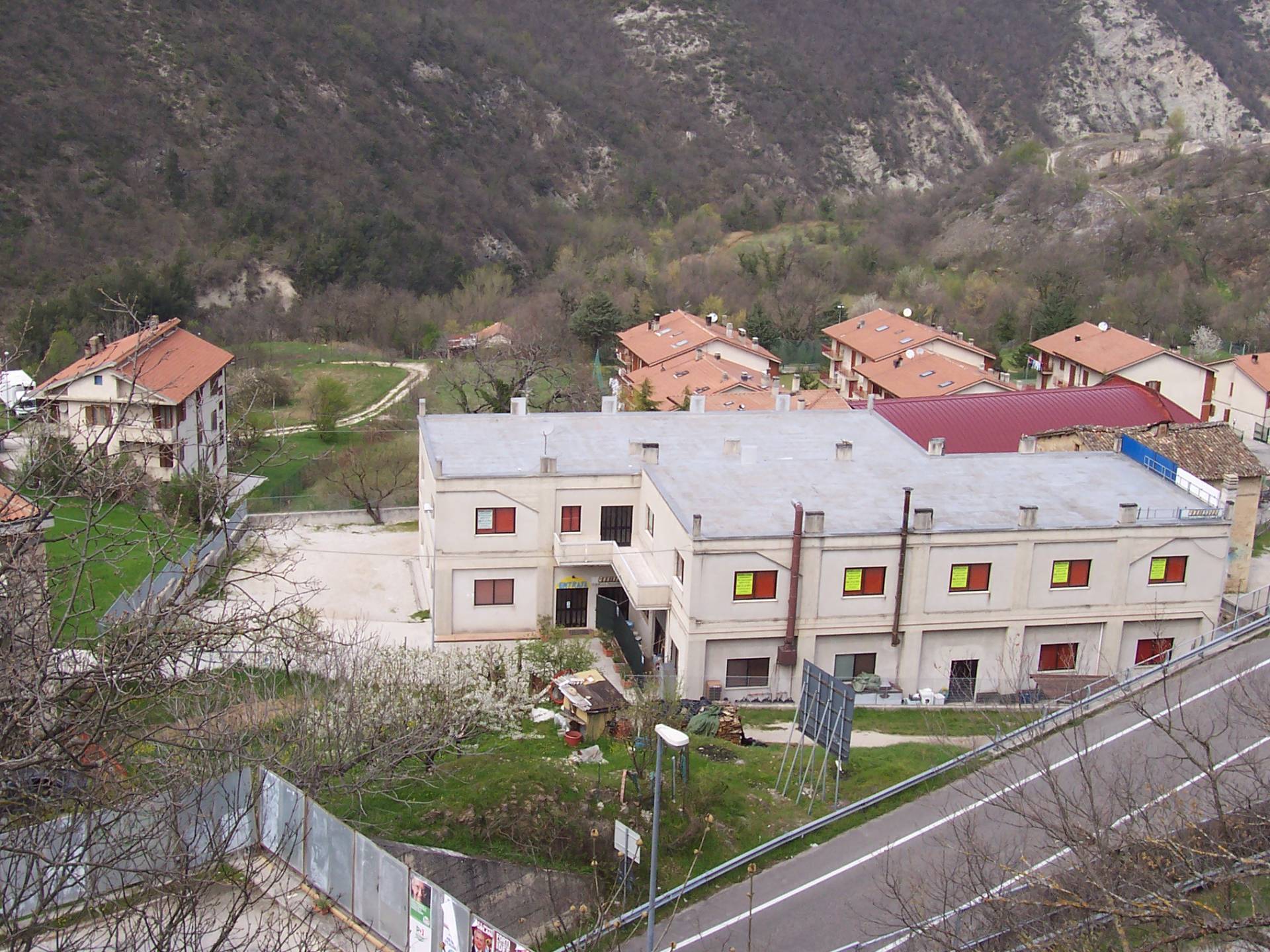 Locale commerciale in vendita a Acquasanta Terme