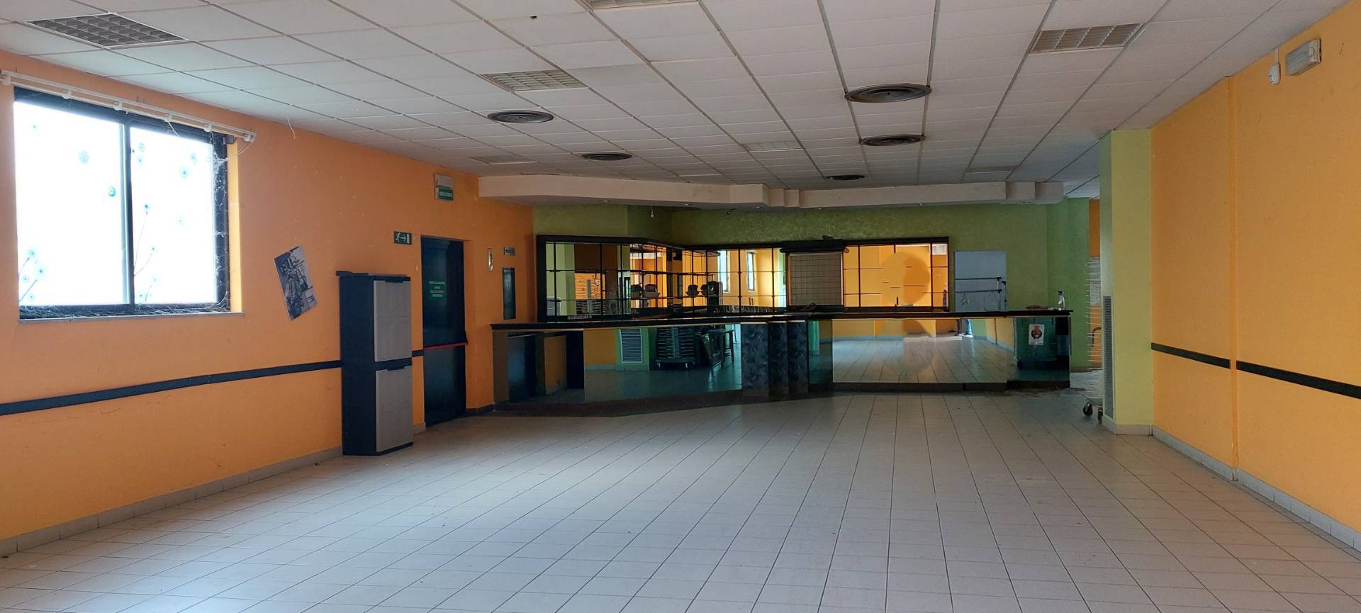 Locale commerciale in vendita a Acquasanta Terme