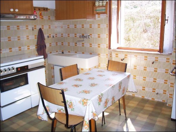 Casa indipendente in vendita a Acquasanta Terme, Centrale