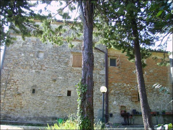 Casa colonica in vendita a Civitella del Tronto