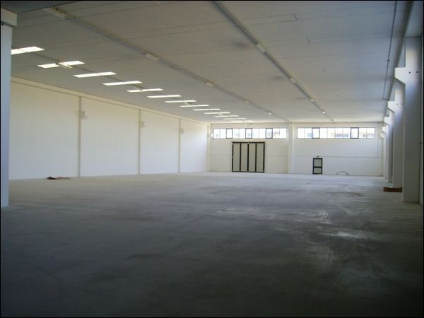 Capannone in vendita a Ancarano, Zona Bonifica