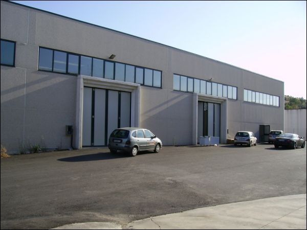 Capannone in vendita a Ancarano, Zona Bonifica