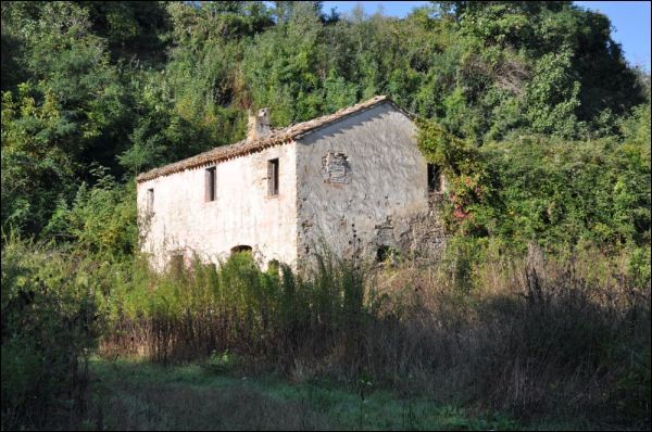 Casa colonica in vendita a Rotella