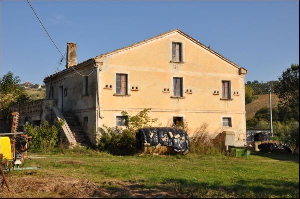 Casa colonica in vendita a Rotella