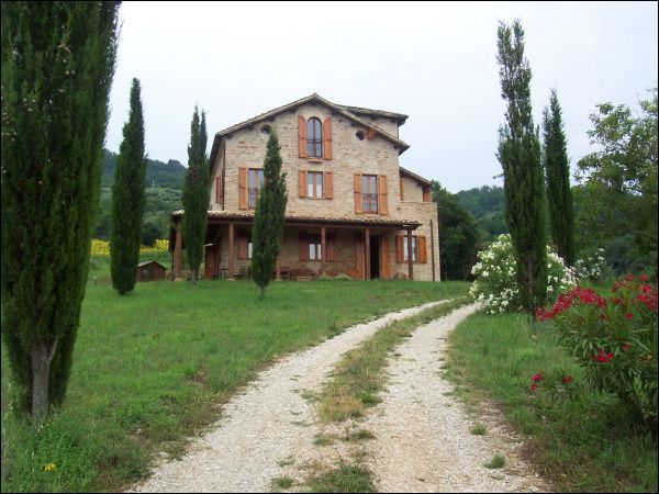 Casa colonica in vendita a Montedinove