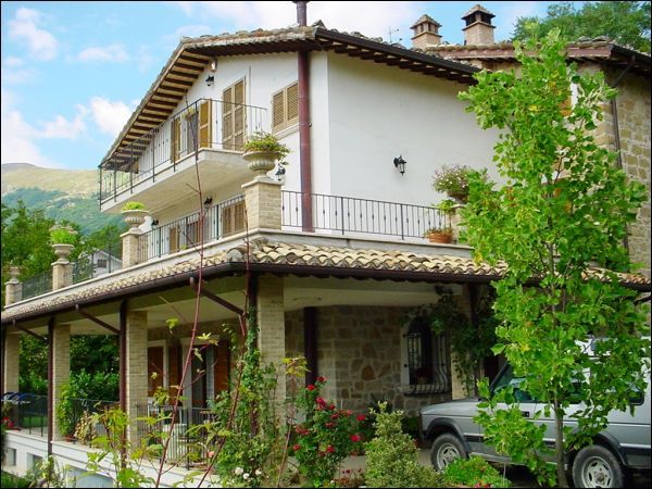 Villa in vendita a Montemonaco