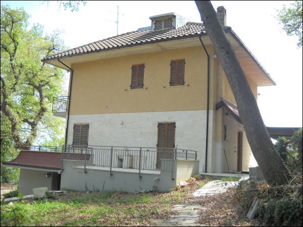 Villa in vendita a Ascoli Piceno, Lisciano