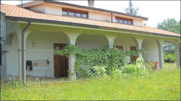 Villa in vendita a Castignano