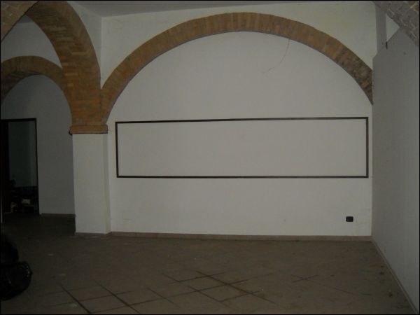 Commerciale in vendita a Ascoli Piceno, Campo Parignano