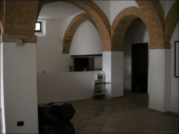 Commerciale in vendita a Ascoli Piceno, Campo Parignano