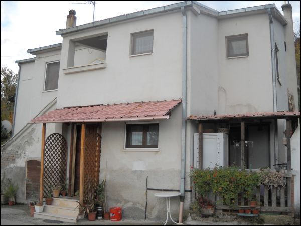 Casa indipendente in vendita a Civitella del Tronto, Villa Lemba