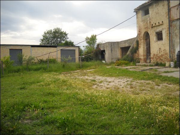 Casa colonica in vendita a Castorano