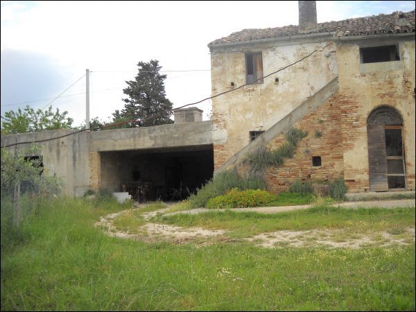 Casa colonica in vendita a Castorano