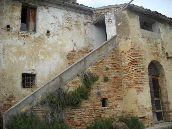 Casa colonica in vendita a Castorano