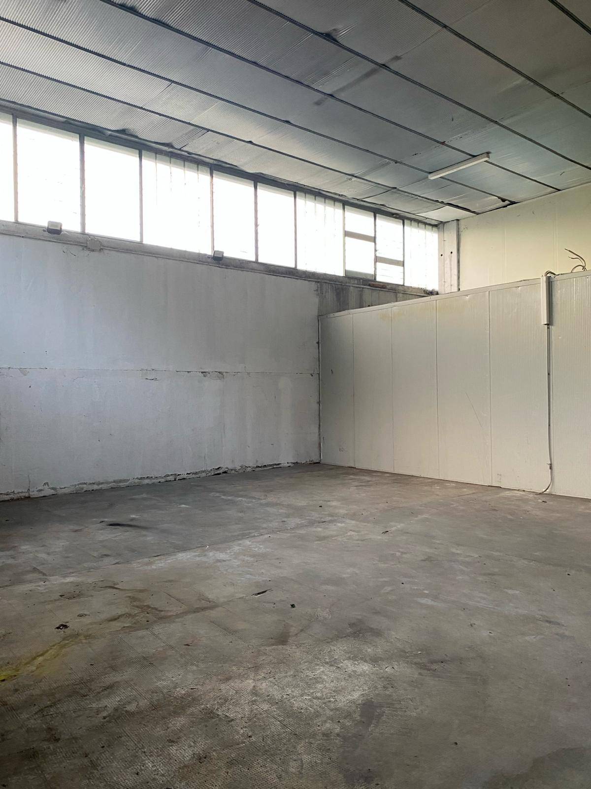 Capannone in vendita a Ascoli Piceno, Zona Castagneti