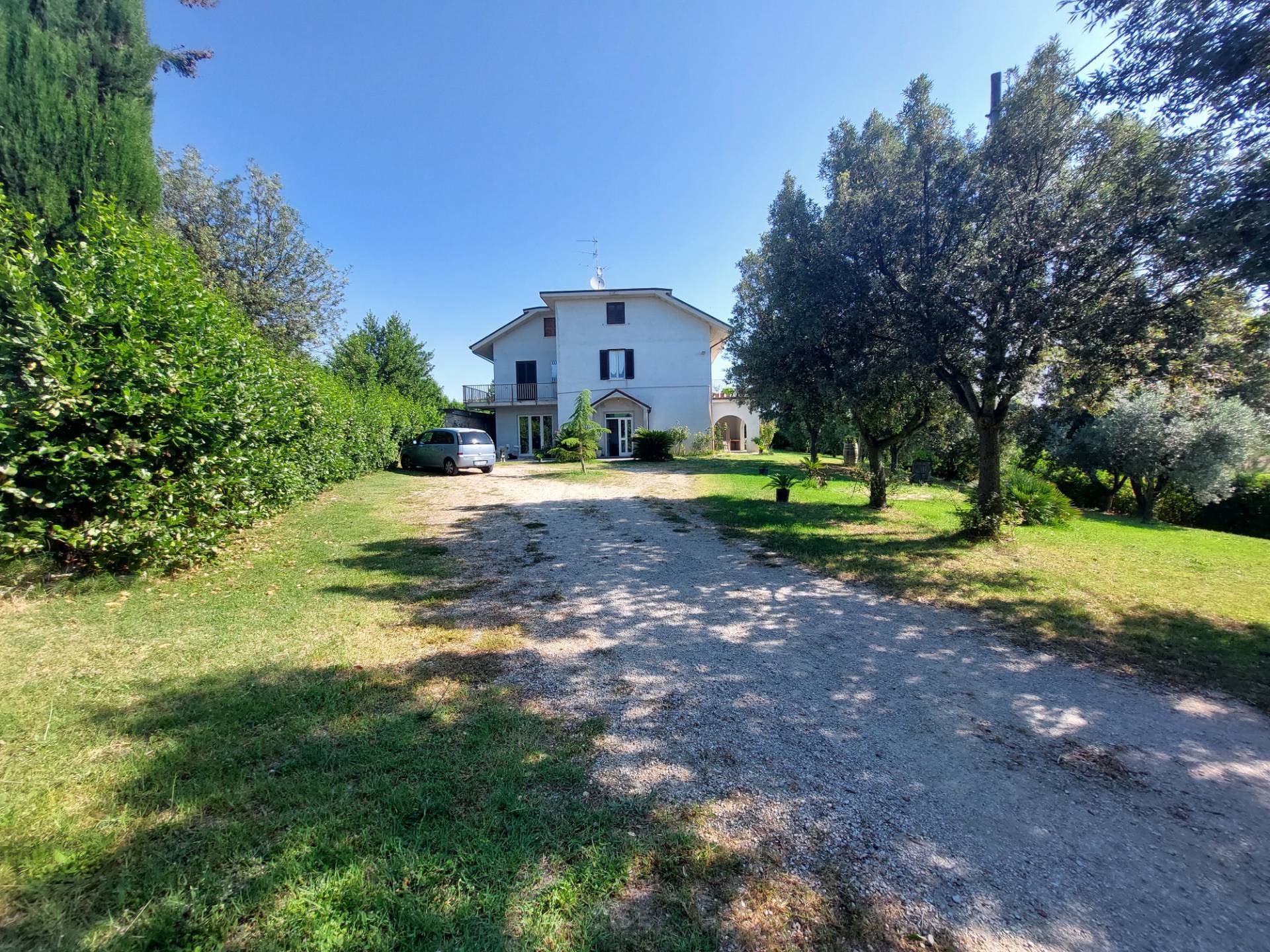 Casa colonica in vendita a Acquaviva Picena
