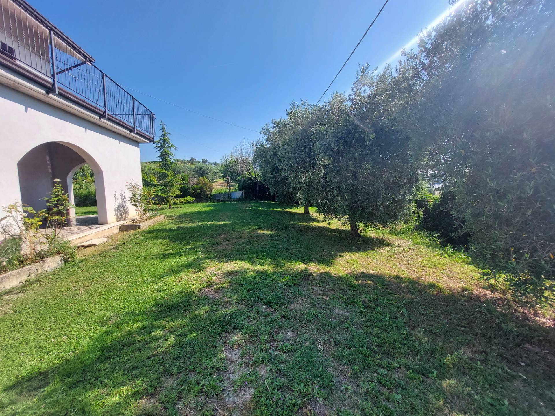 Casa colonica in vendita a Acquaviva Picena