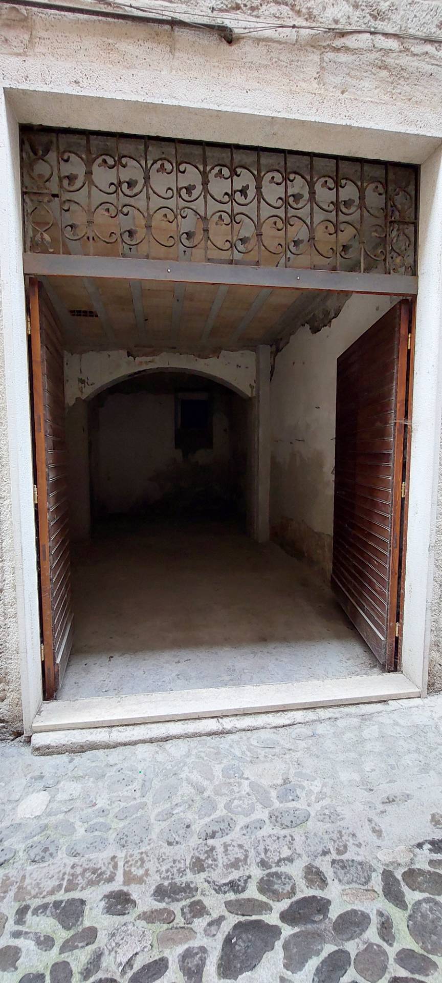 Fondo / negozio in vendita a Ascoli Piceno, Centro Storico