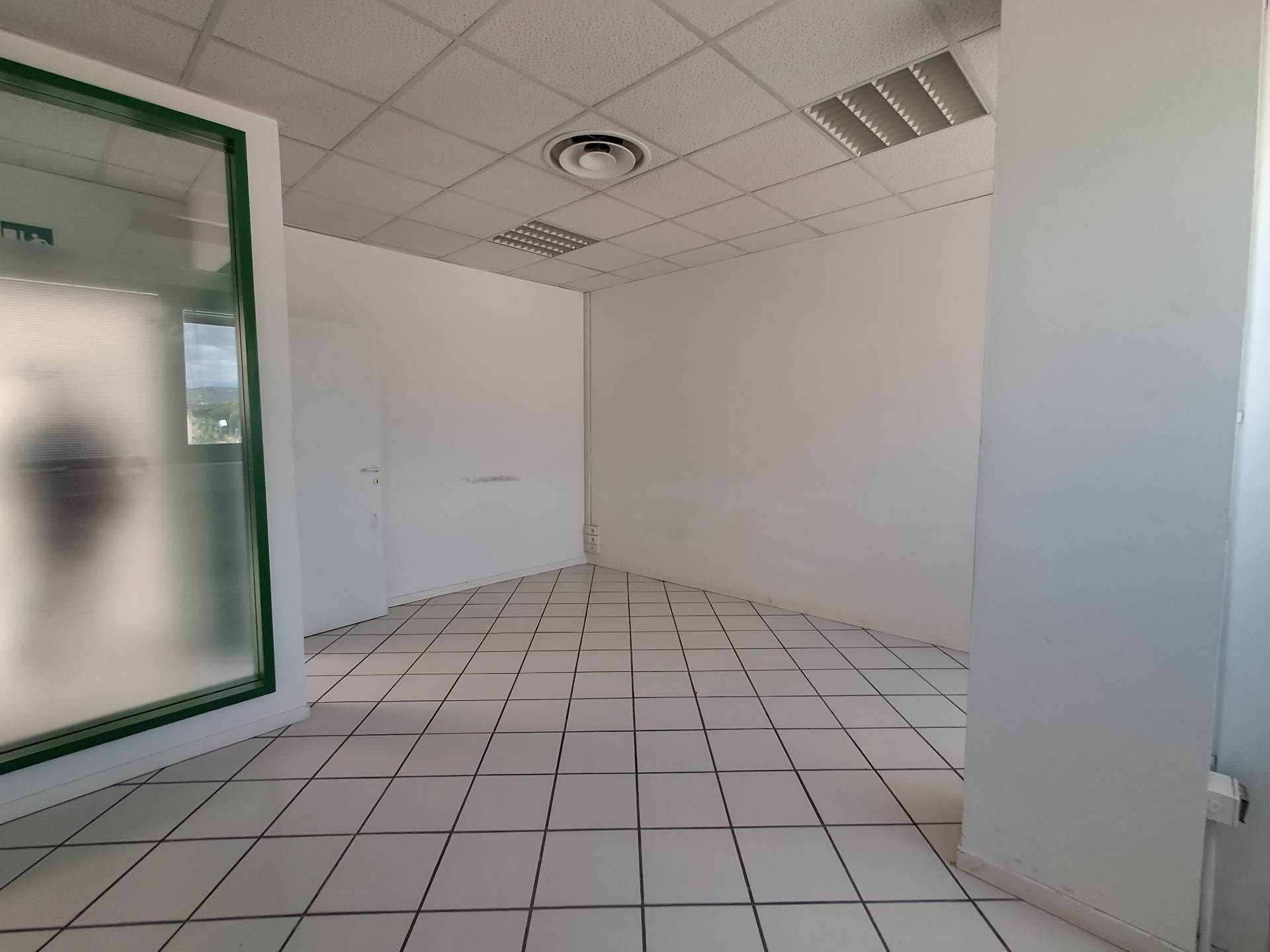 Studio/Ufficio in affitto a Ascoli Piceno, V.le del Commercio