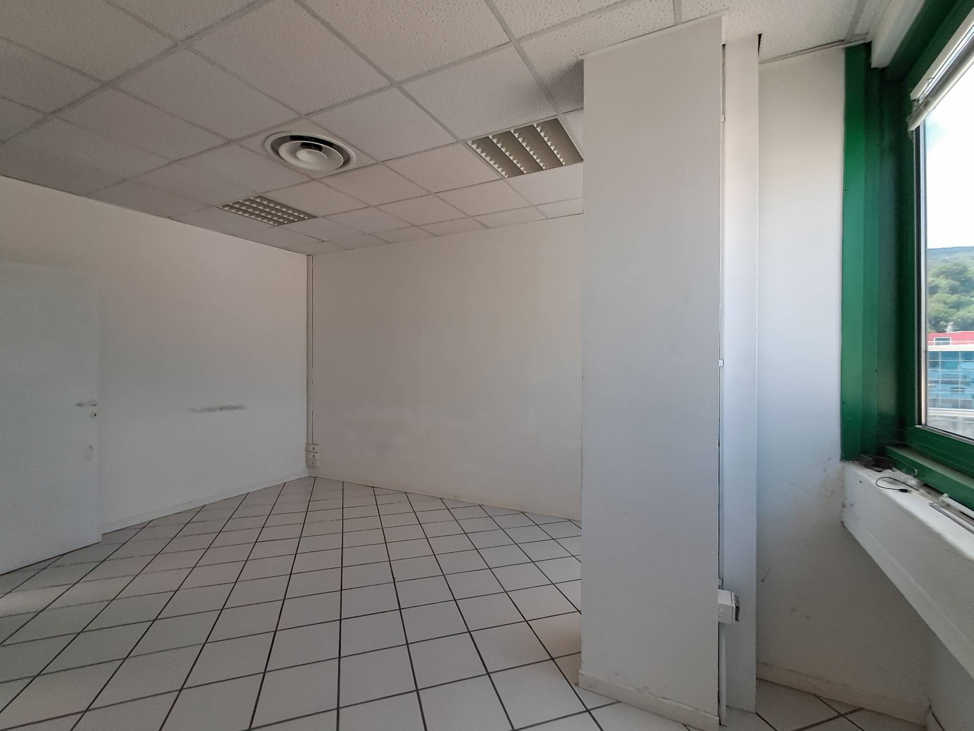 Studio/Ufficio in affitto a Ascoli Piceno, V.le del Commercio