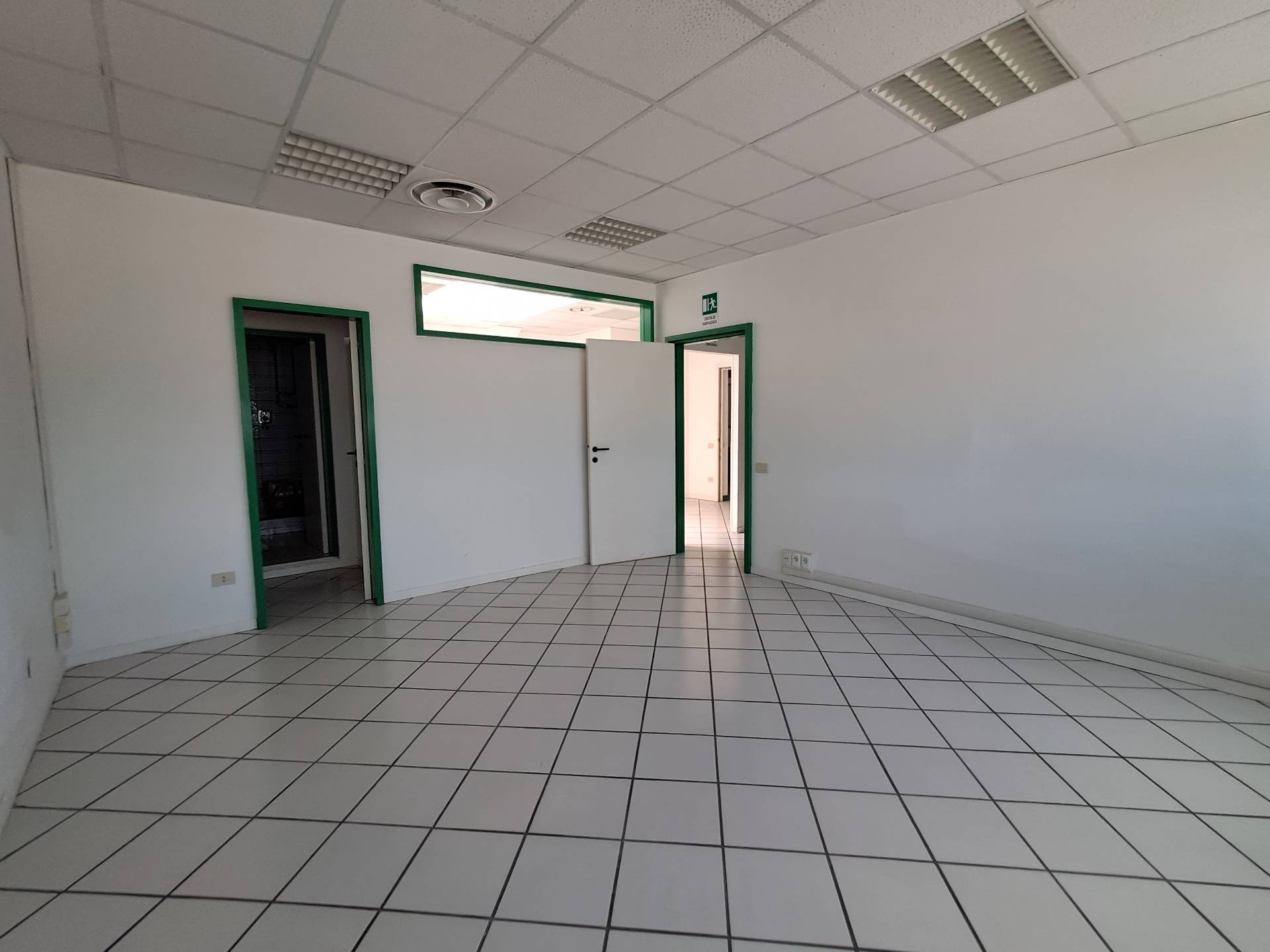 Studio/Ufficio in affitto a Ascoli Piceno, V.le del Commercio