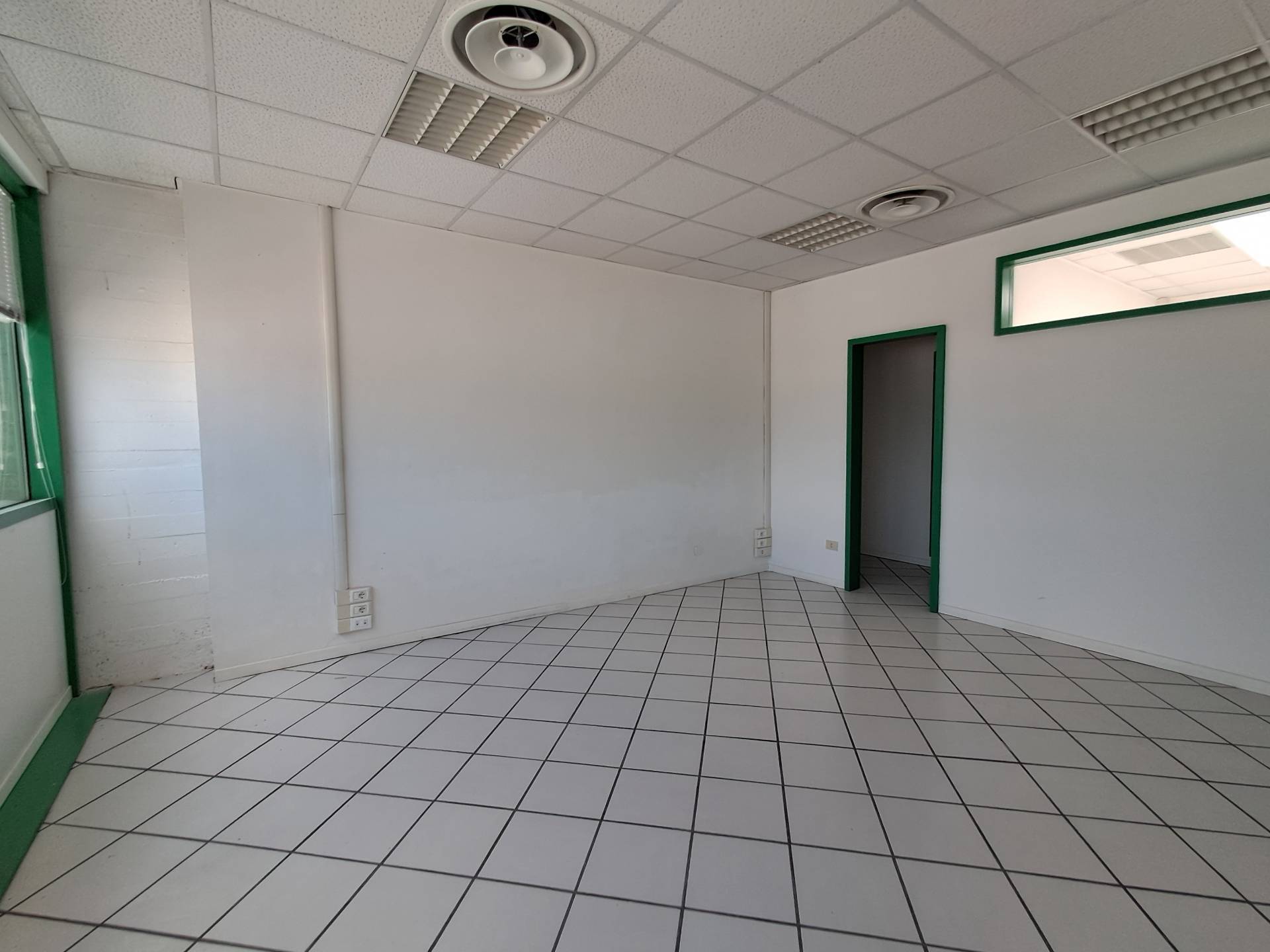 Studio/Ufficio in affitto a Ascoli Piceno, V.le del Commercio